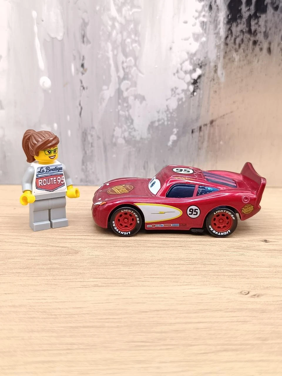 Carro Cars Flash McQueen Apple - Brinquedo novo (CAS07) – photo 3